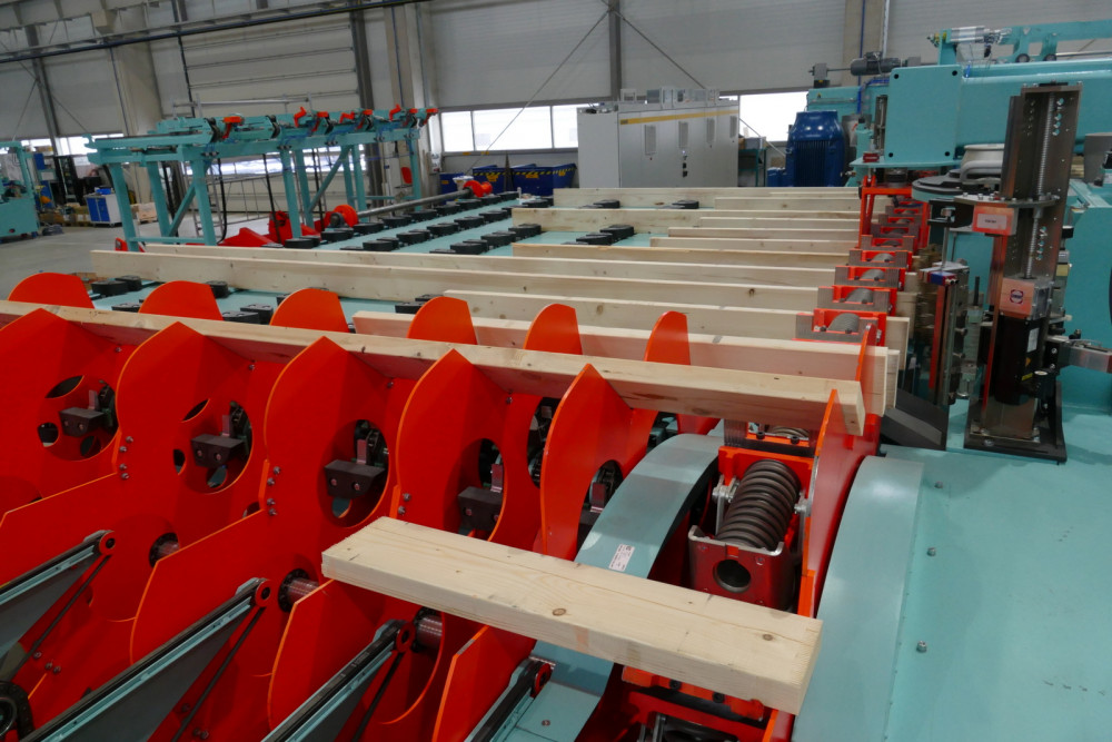 Linija je plod inženiringa, ki združuje ključne stroje za obdelavo lesa v celovito proizvodnjo linijo