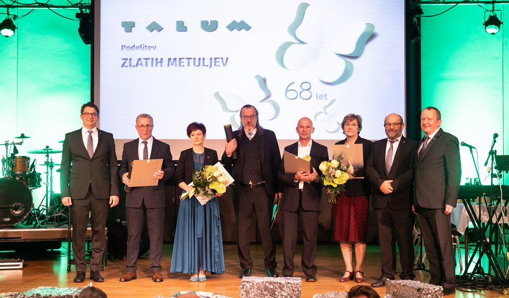 TALUM-68. tovarniski praznik-Zlati metulji z upravo Taluma-Foto_Stanko Kozel