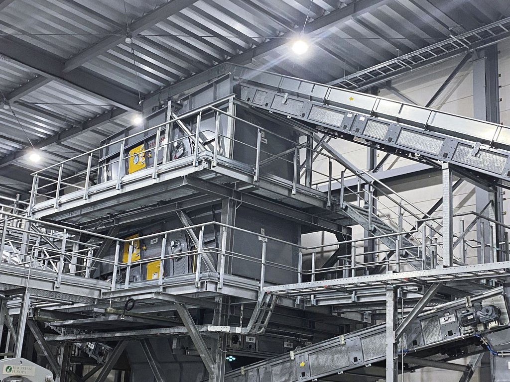 Photo 04_TBM Sorting Plant_STADLER Ballistic Separator_STT2000_6_2_resized