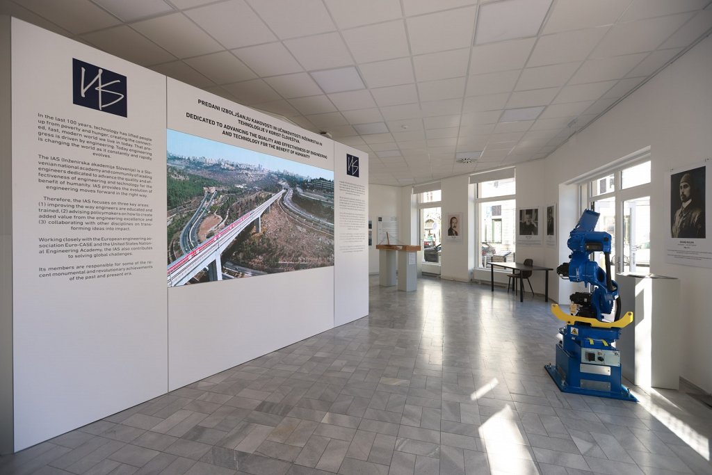 Galerija na Rimski 1 v Ljubljani, kjer je na ogled tudi razstava o IAS. (Foto_Željko Stevanić)