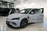 Obiskovalci lahko s prve roke preverijo izkušnjo sodobne in trajnostne mobilnosti. Foto Robert Krumpak