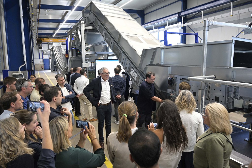 6_New STADLER Test Center Opening and Guided Group Tour